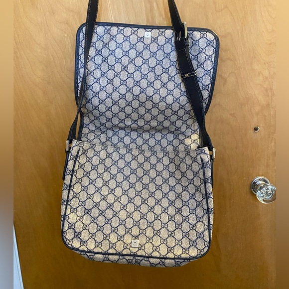 Authentic Gucci Messenger Bag - Picture 5 of 7